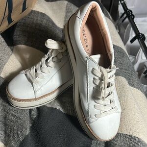 Chelsea & Violet Tan and White Casual Sneakers